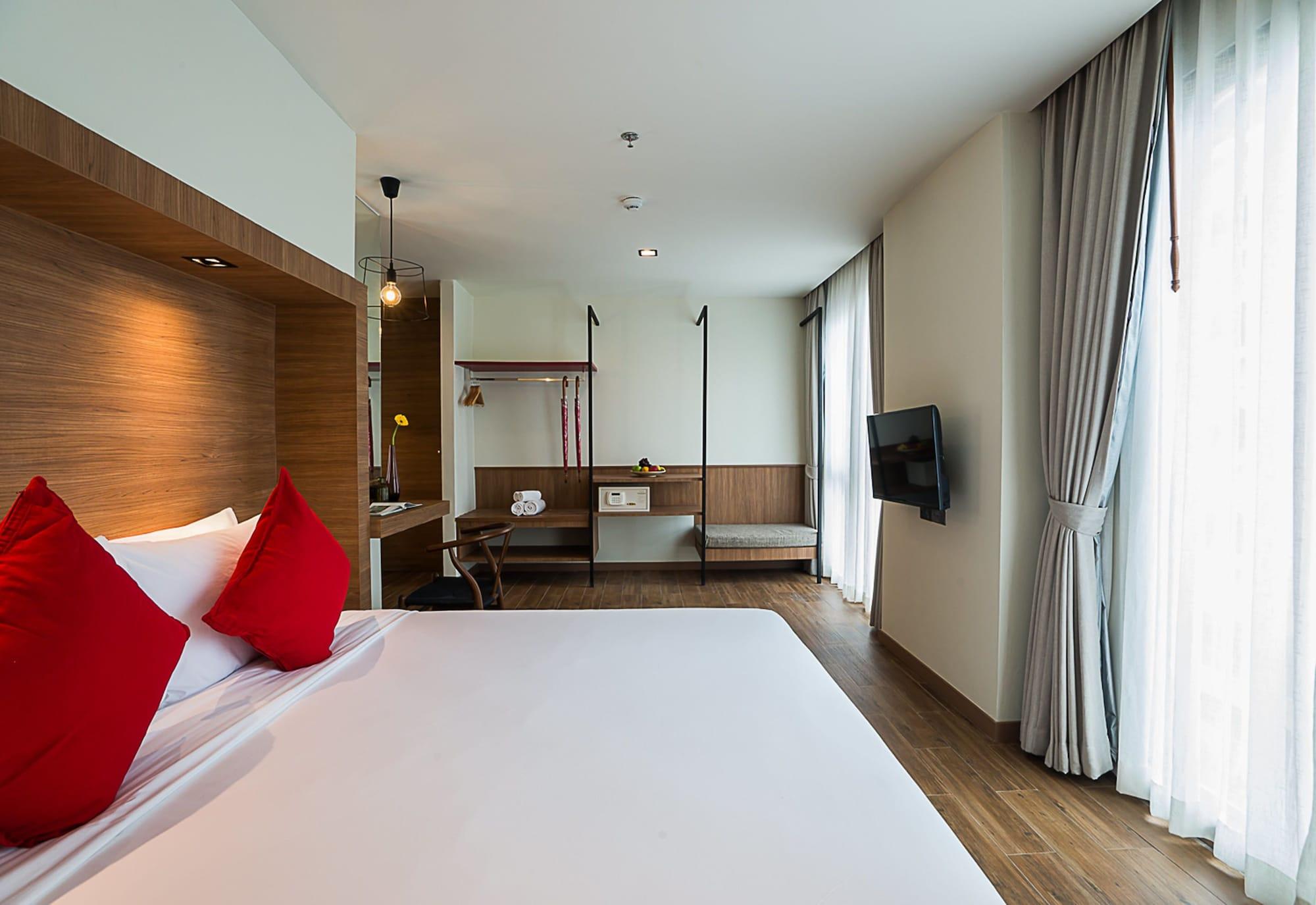 Sunshine Hip - Sha Hotel